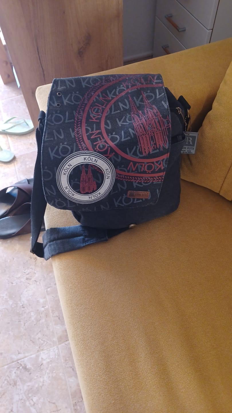 Customer photo review of Köln Messenger Bag Small