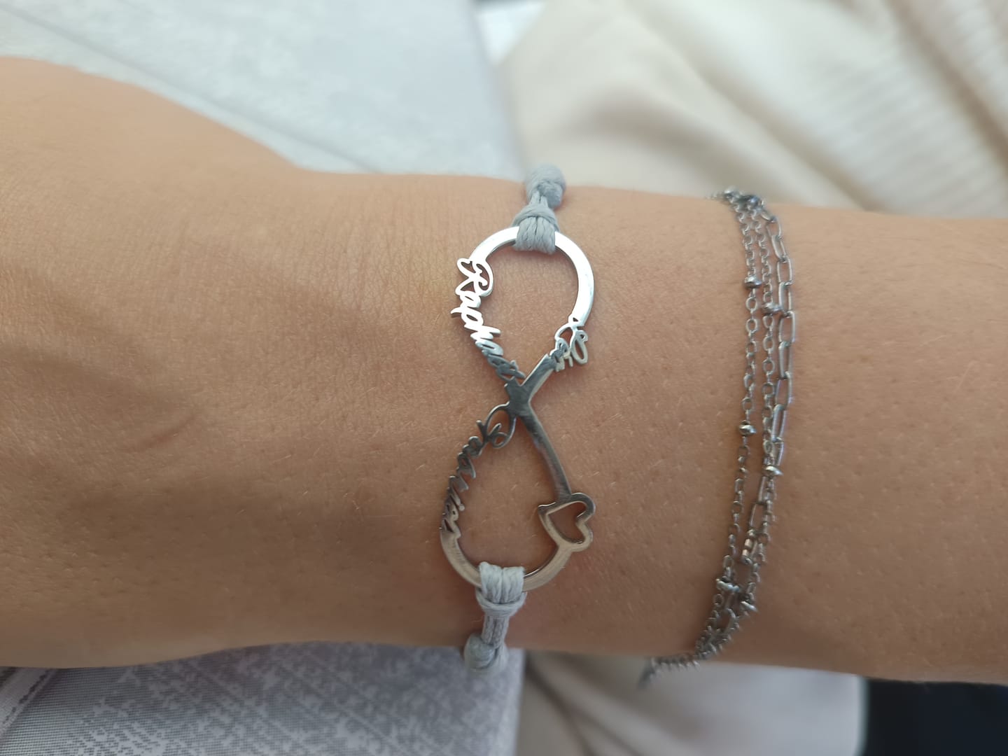 Customer photo review of Bracelet avec le signe de l'infini