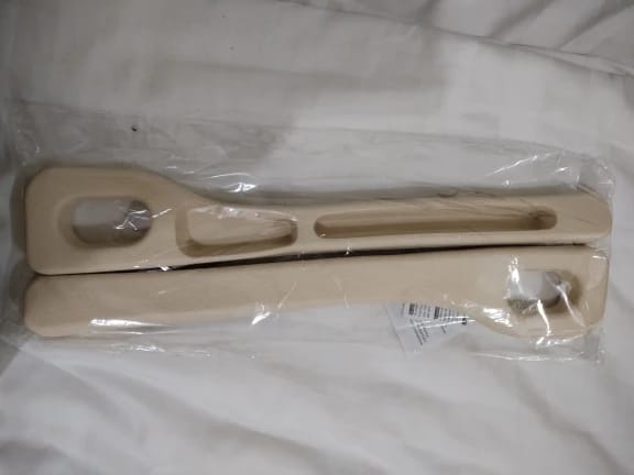 Customer photo review of BOLTHUT™ Car Seat Gap Filler — Leather Console Gap Plug, 2-Pack