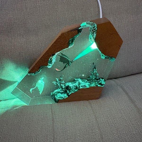 Customer photo review of Dragon Glow - El Yapımı LED Reçine Gece Lambası