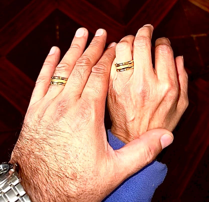 Customer photo review of Anillo Blaze Gold Carburo de Tungsteno
