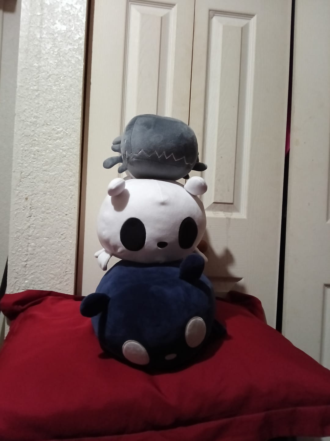 Customer photo review of Rain World - Survivor Slugcat Pillow Plush
