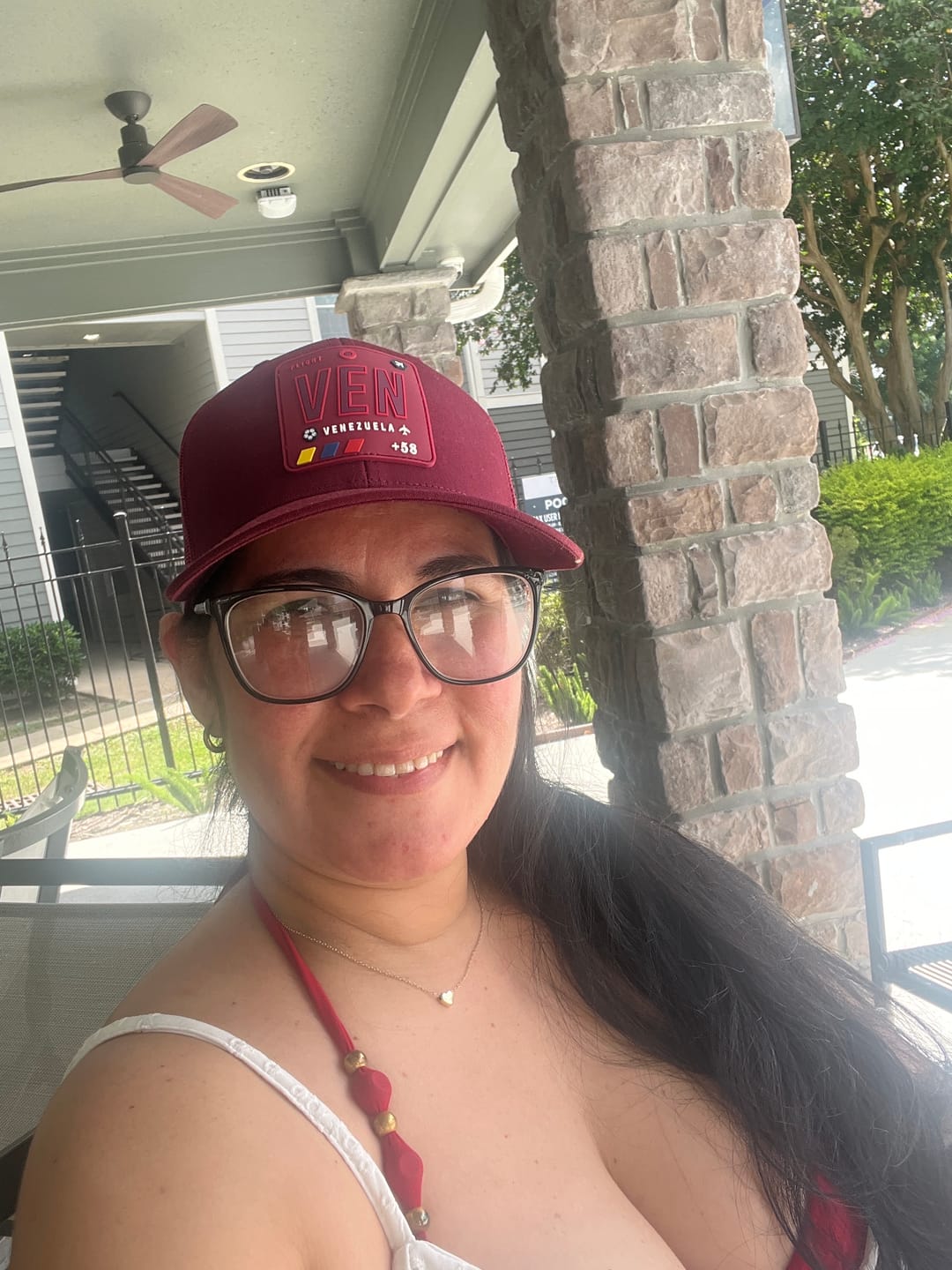 Customer photo review of VEN - Venezuela Trucker Hat Vinotinto