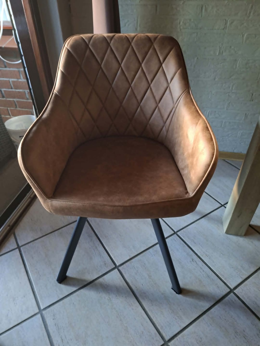 Customer photo review of Brione Draaibare Eetkamerstoel - Cognac