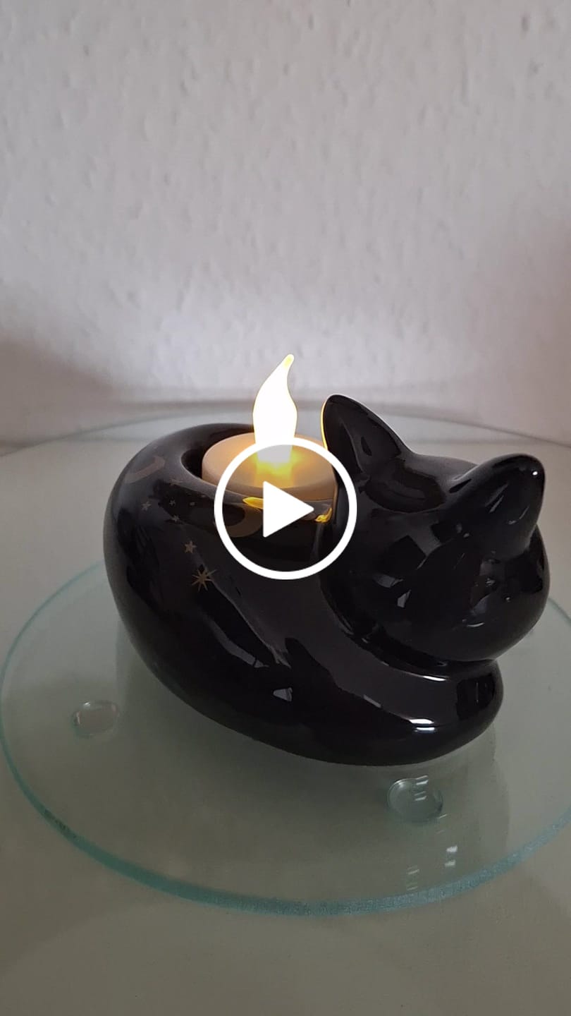 Customer video review of Die schlafende schwarze Katze – Teelichthalter aus Keramik für cozy Abende