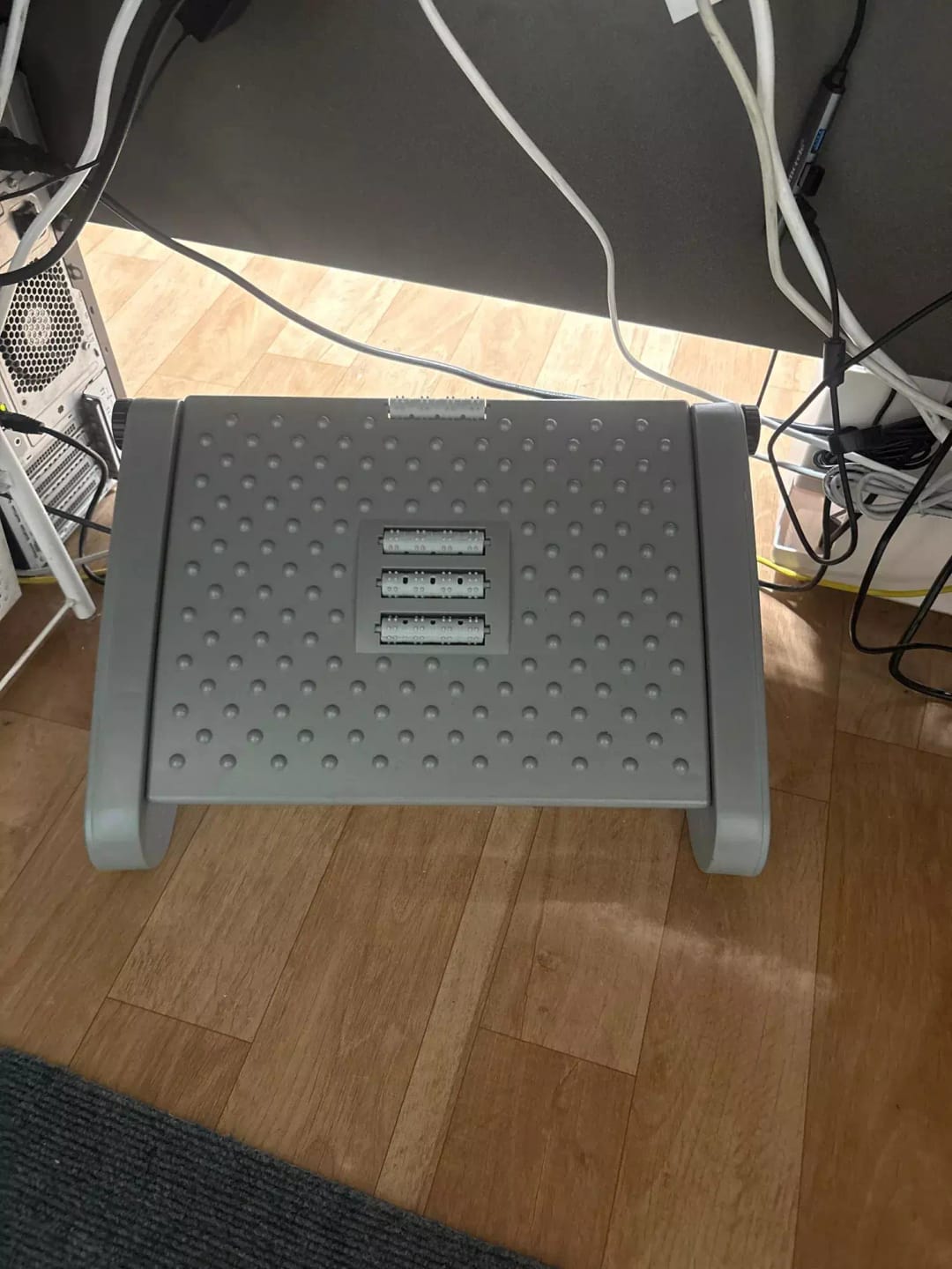 Customer photo review of Spinely® FootRest