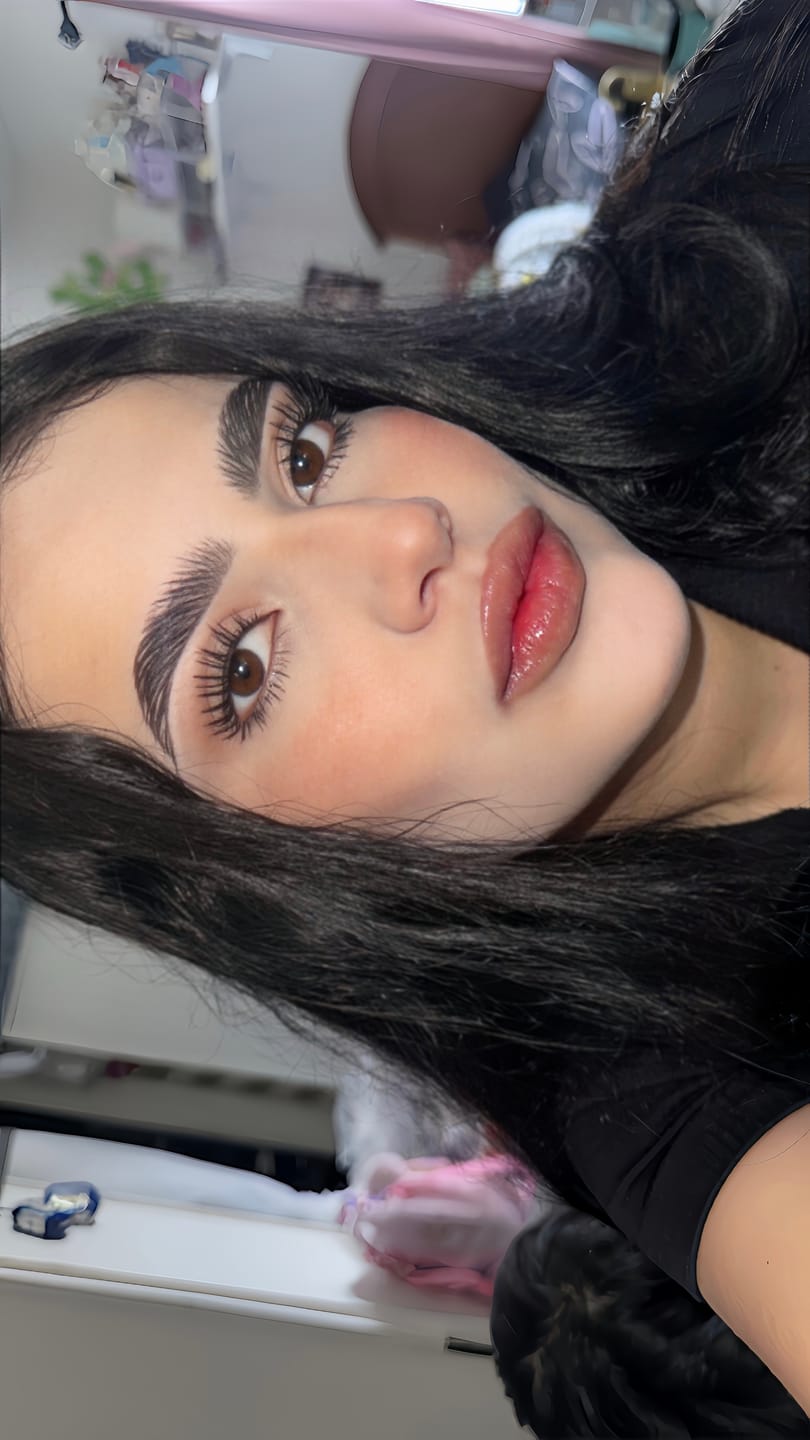 Customer photo review of fLASH EYELASH SERUM