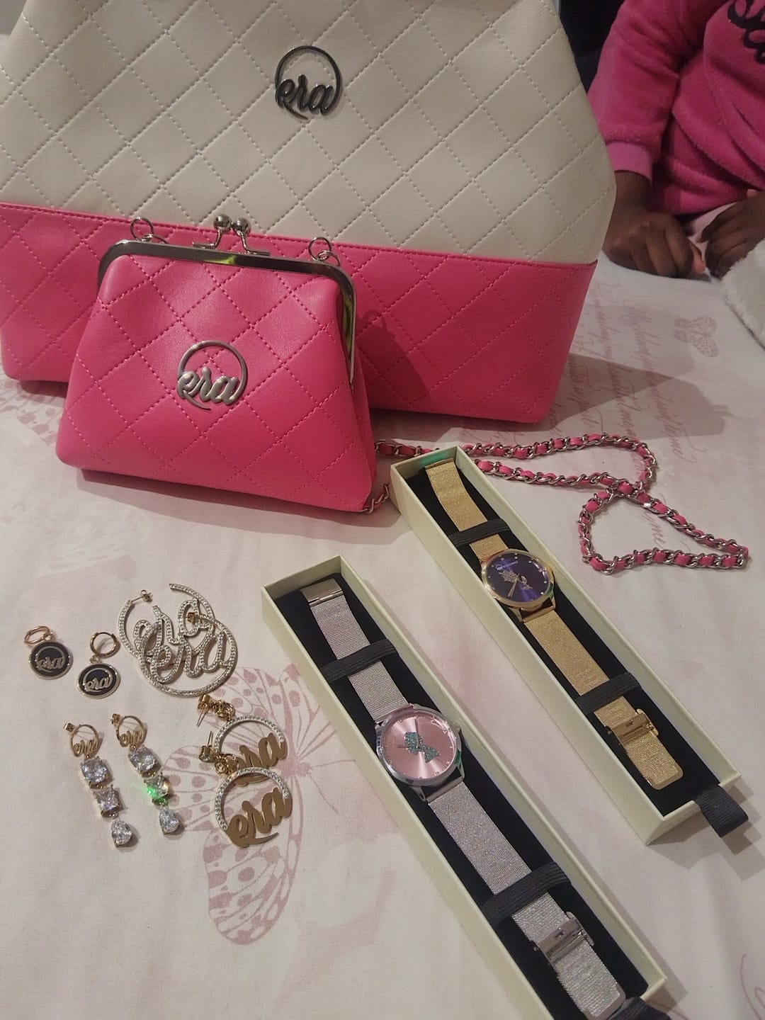 Customer photo review of ERA Mini Kisslock Chain Bag – Pink