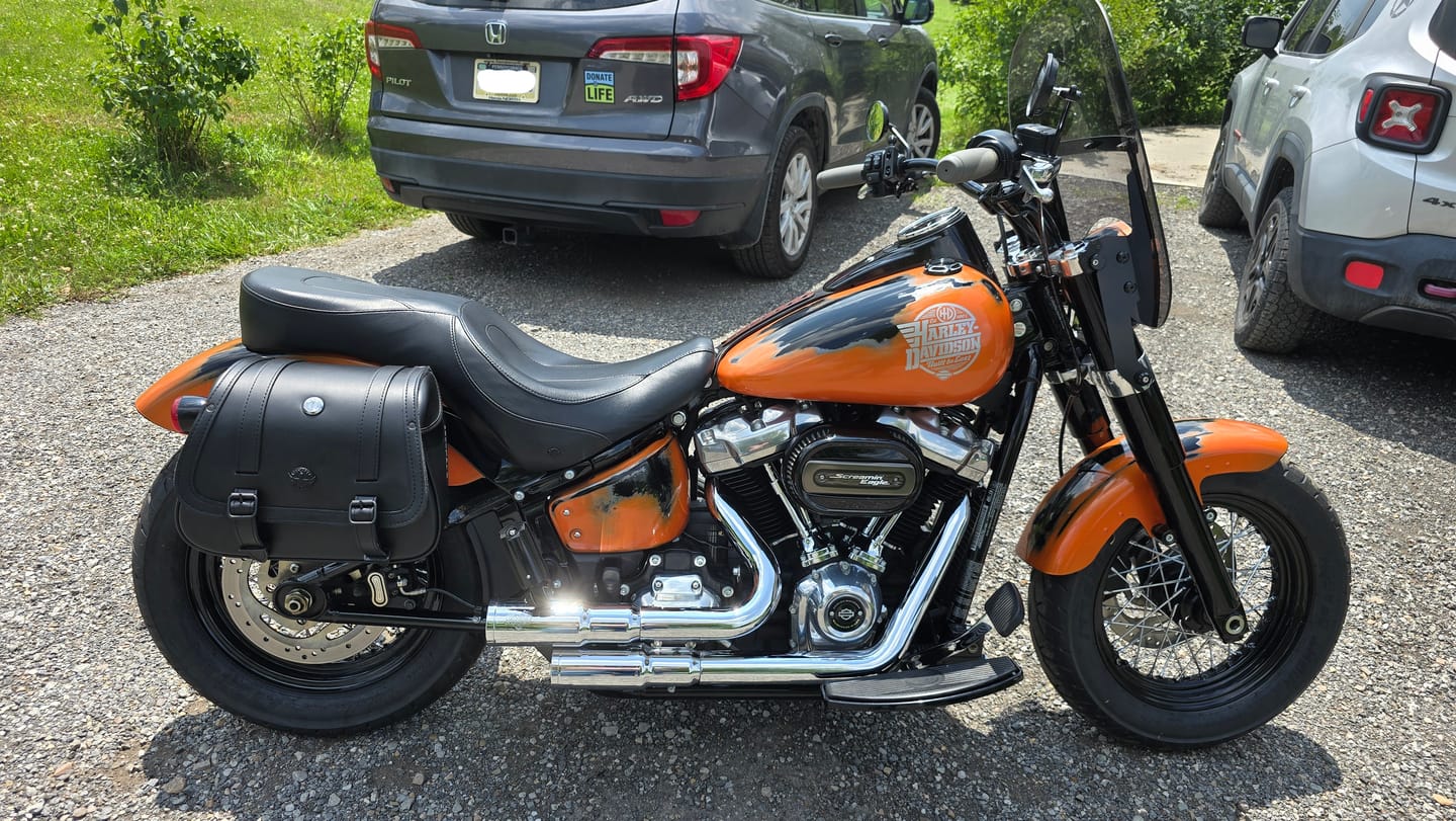 Customer photo review of 25L - SpiritBlade Medium Indian Scout Bobber Leather Motorcycle Saddlebags