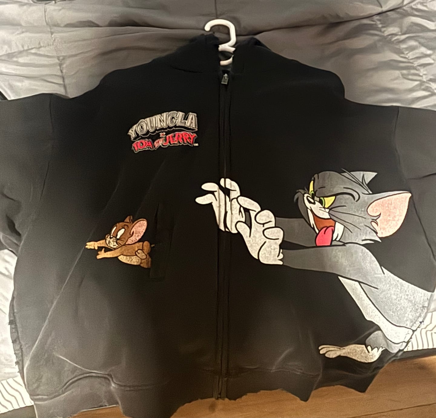 Customer photo review of 5179 - Tom & Jerry Zipup