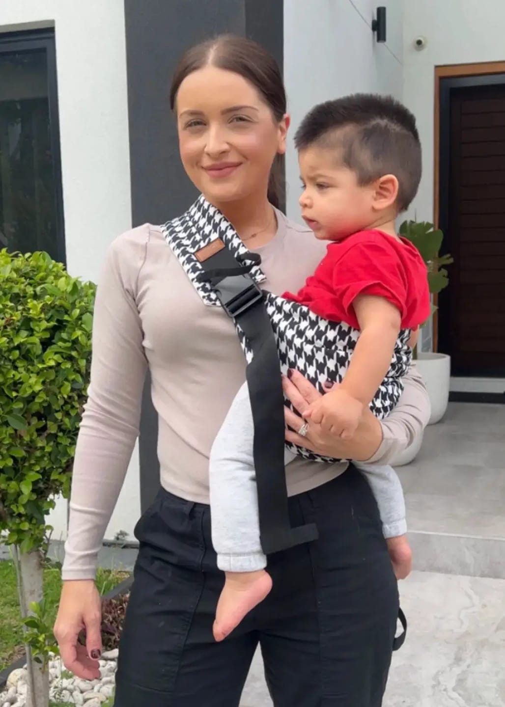 Customer photo review of POUCH™ TODDLER CARRIER