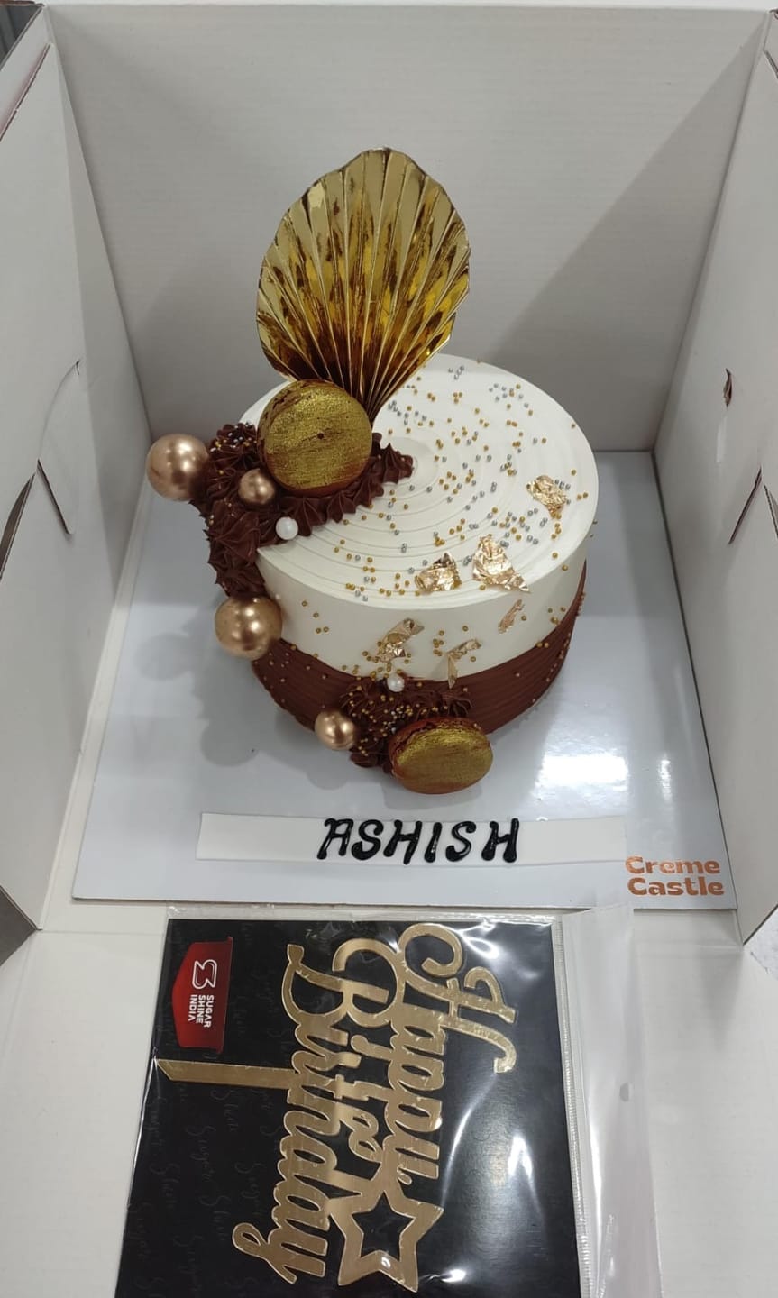 Customer photo review of Golden cake for boyfriend birthday