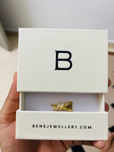 Customer photo review of Zella Knot Ring