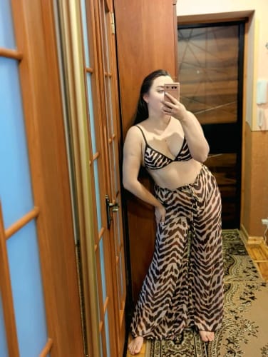 Customer photo review of Sophia Leopard Bikini with Cover-Up Set
