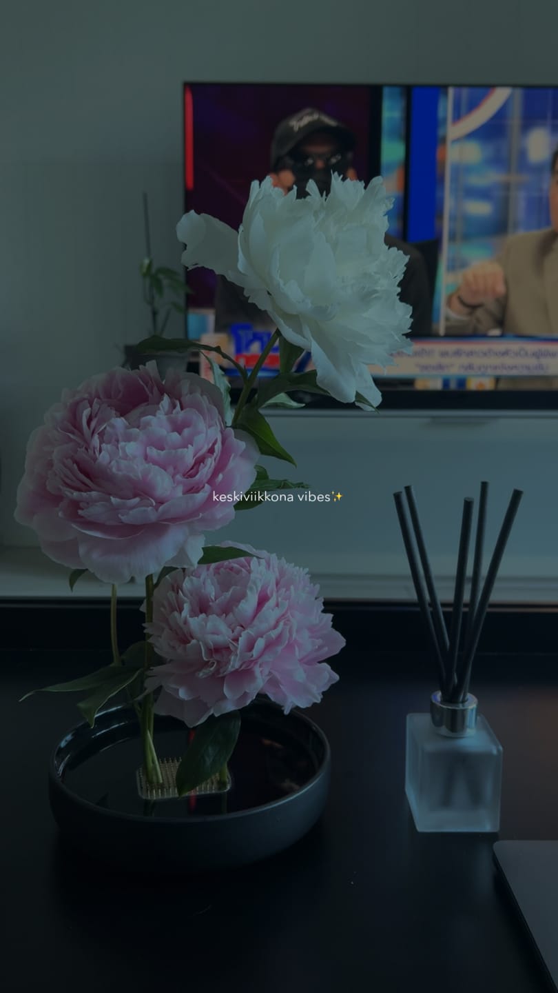 Customer photo review of Kenzan Ikebana suorakulmainen kukkapoiminta - 68 x 51 mm