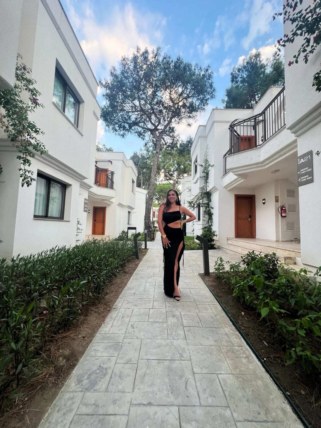 Customer photo review of Beatrice Ruched Cut-out Waist Maxi Dress