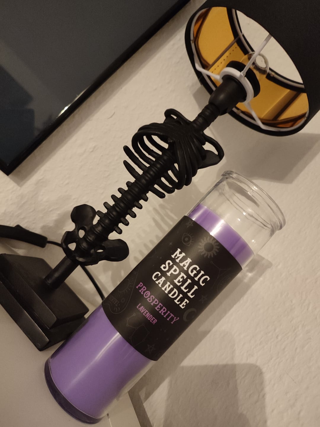 Customer photo review of Wohlstand Ritualkerze "Lavendel" – Witchy Zauberkerze für Intention & Cozy Rituale