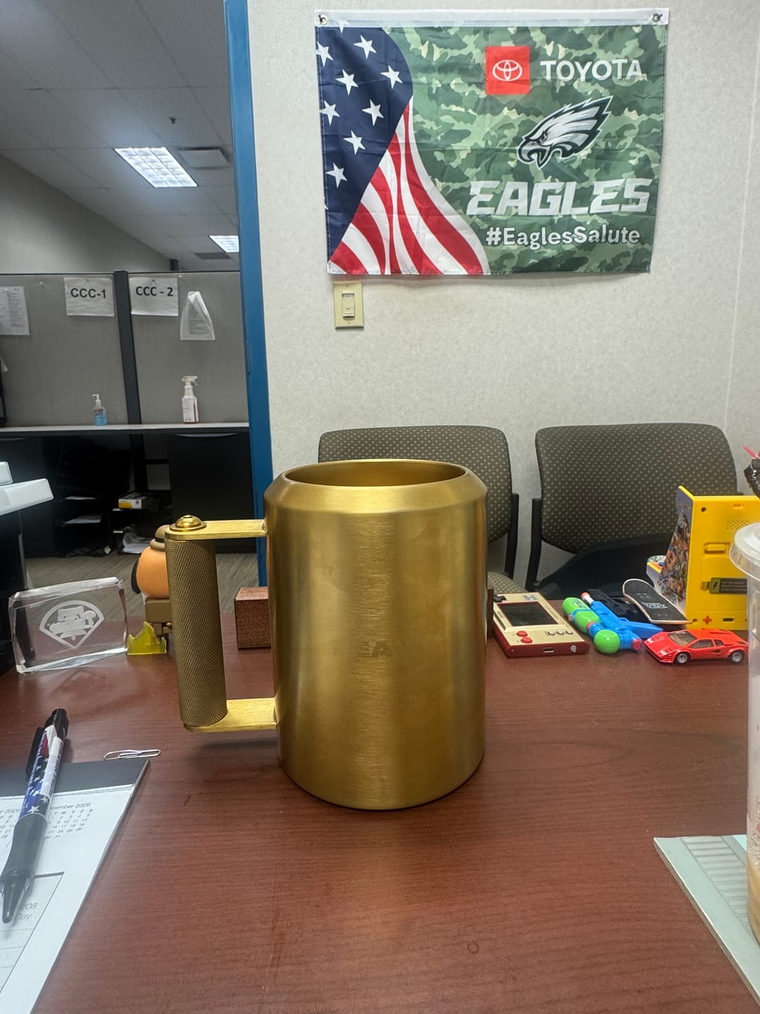Customer photo review of 22lb Gold HEAVY* Mug