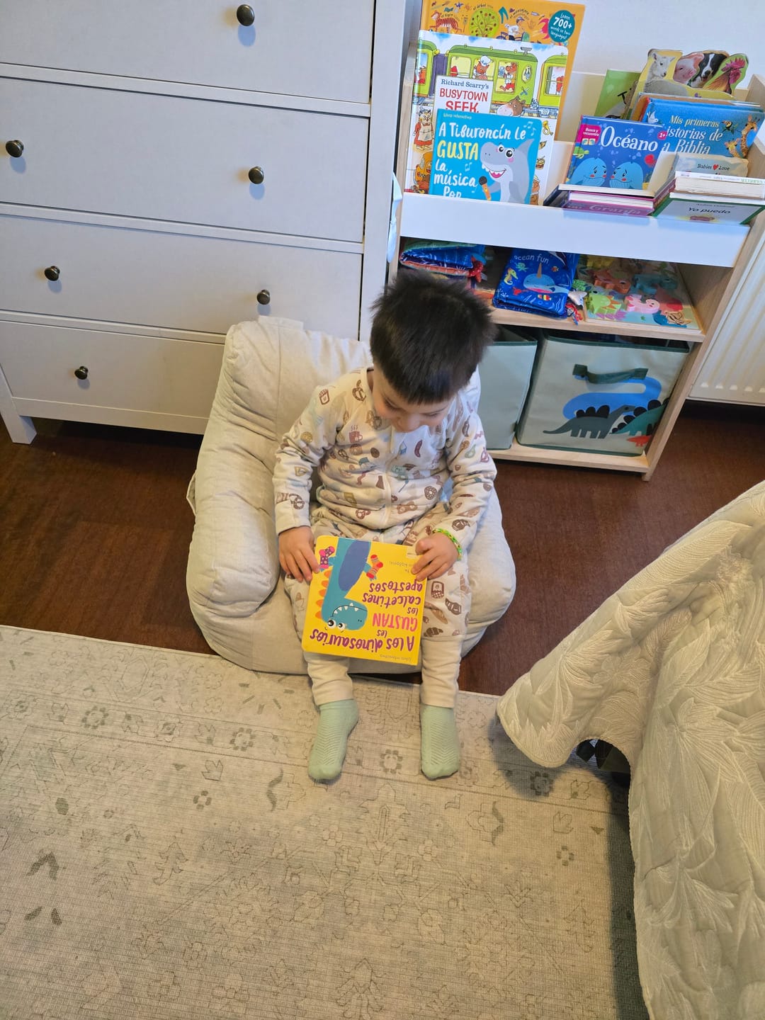 Customer photo review of PREVENTA - Sofá puff infantil con descansa brazos