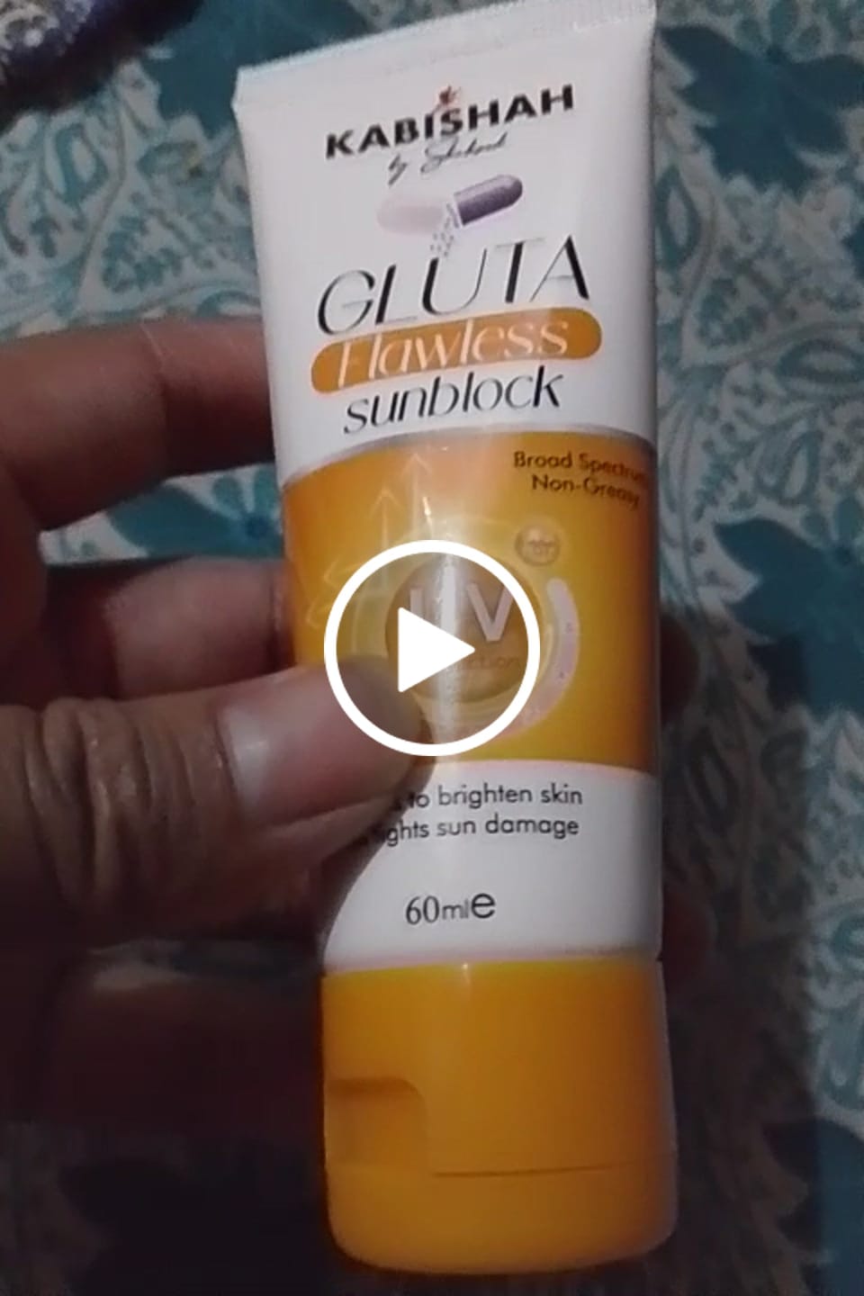 Customer video review of Gluta Flawless Sunblock
