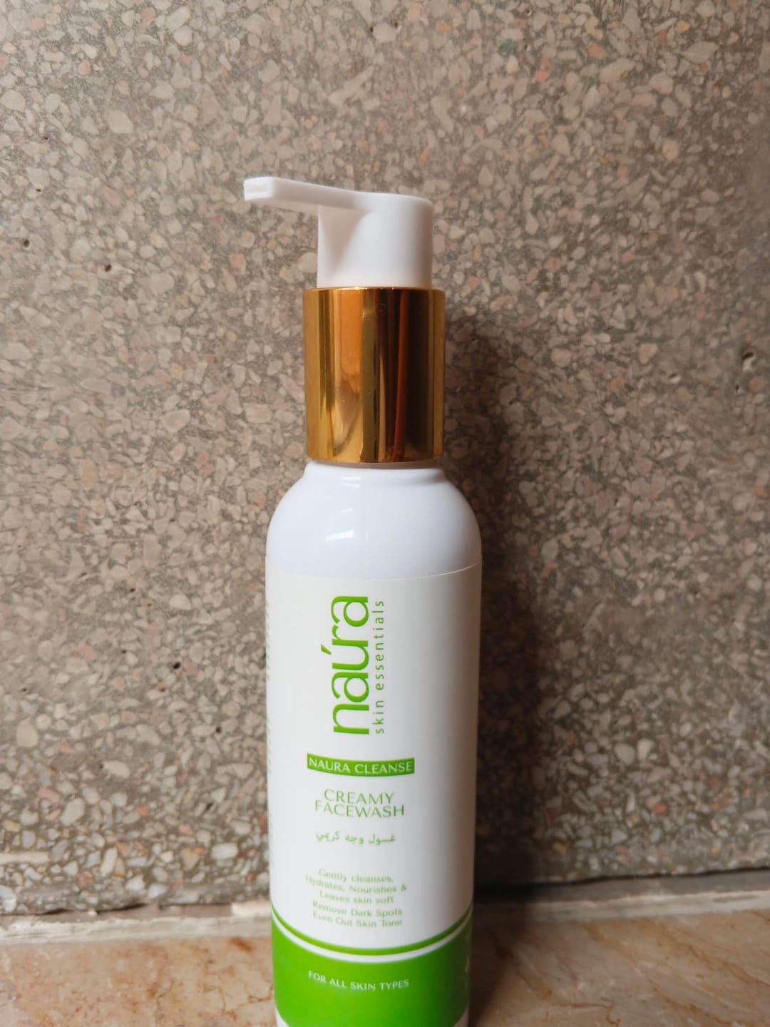 Customer photo review of Naura Cleanse Creamy Facewash 150ml