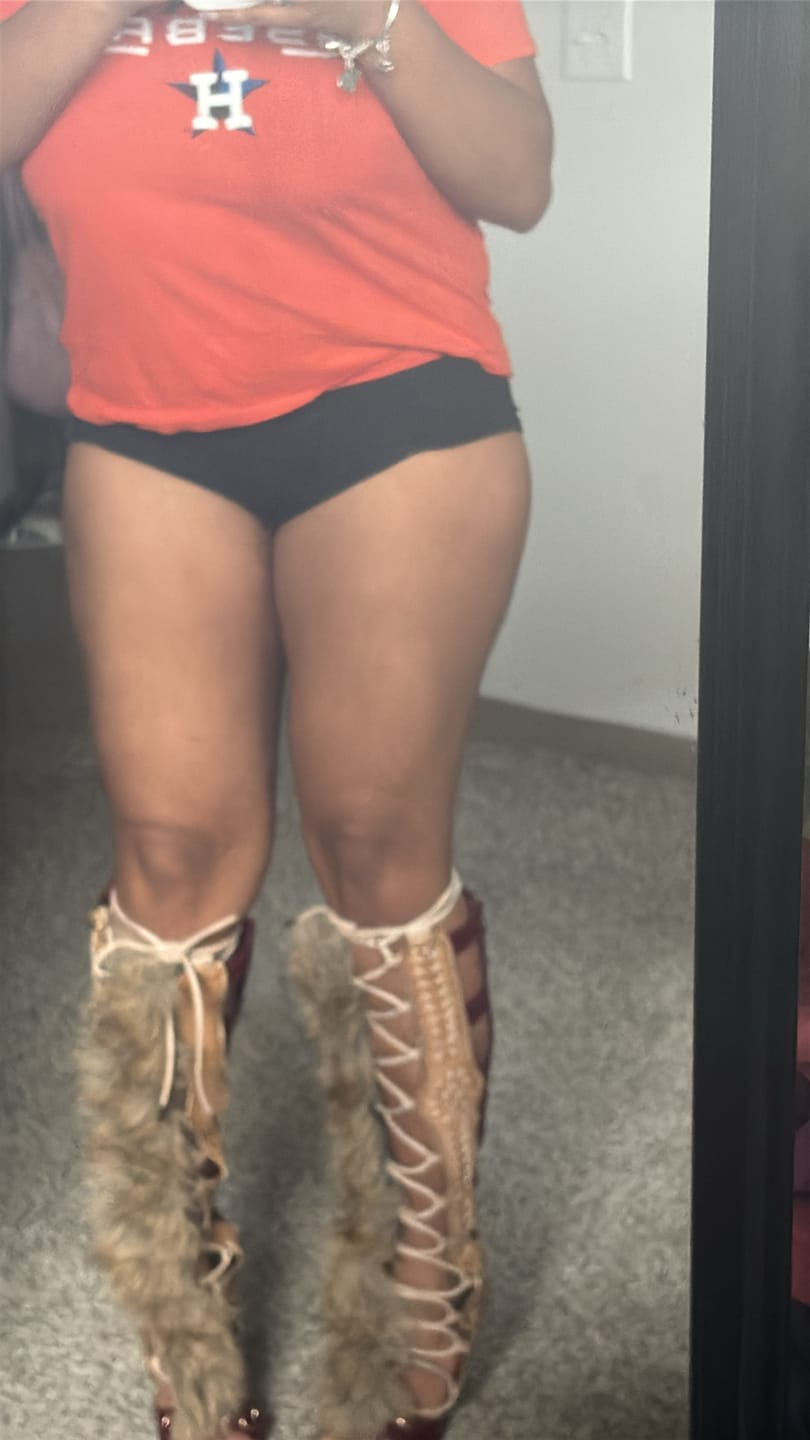 Customer photo review of SHAINE-MULTI FAUX FUR GLADIATOR SANDAL BOOT