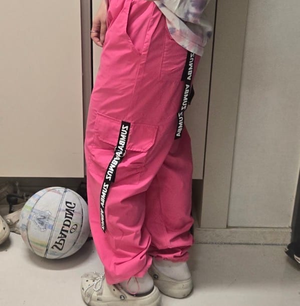 Customer photo review of Color Spree Woven Cargo Pants