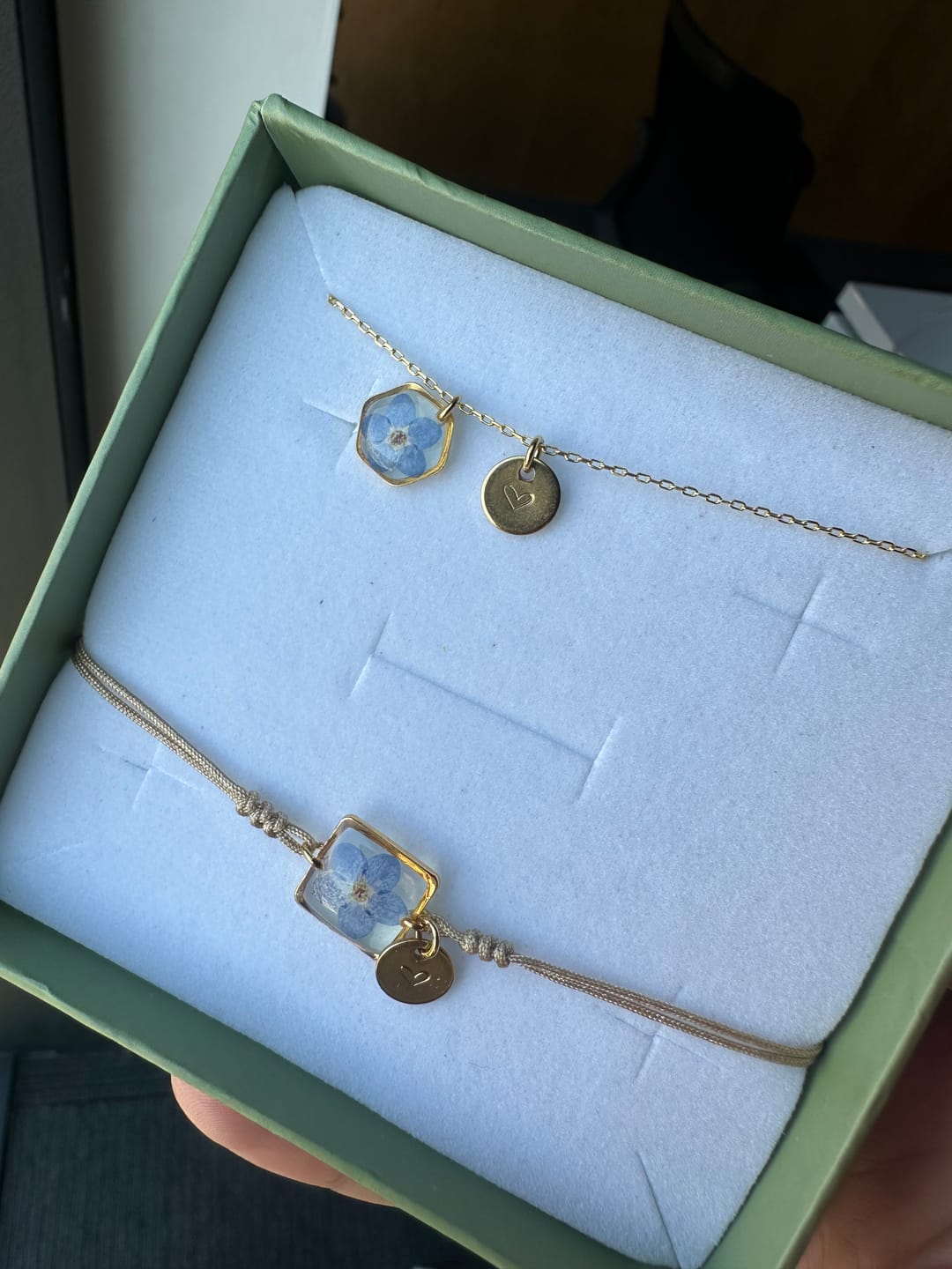 Customer photo review of Doğum Çiçeği Bileklik