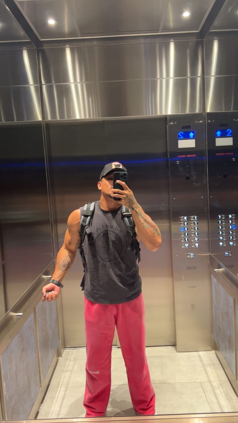 Customer photo review of 2129 - Core Baggy Sweats