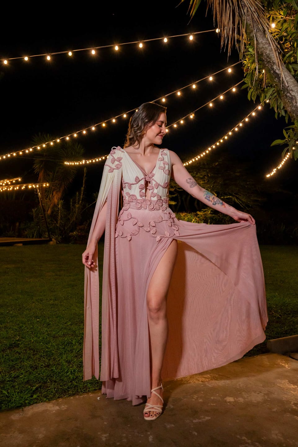 Customer photo review of Vestido Copernico Marfil + Coral Blush