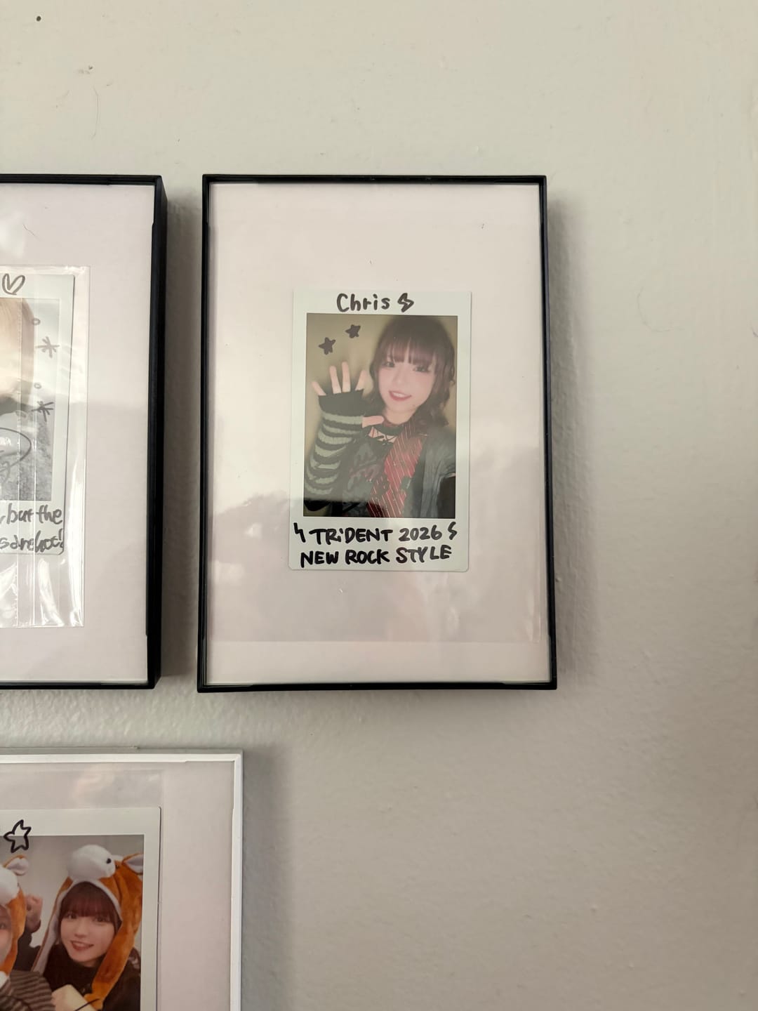 Customer photo review of TRiDENT "ONLINE BROMIDE" Autographed Cheki Polaroid Photo (With Your Custom Name) - Solo Member