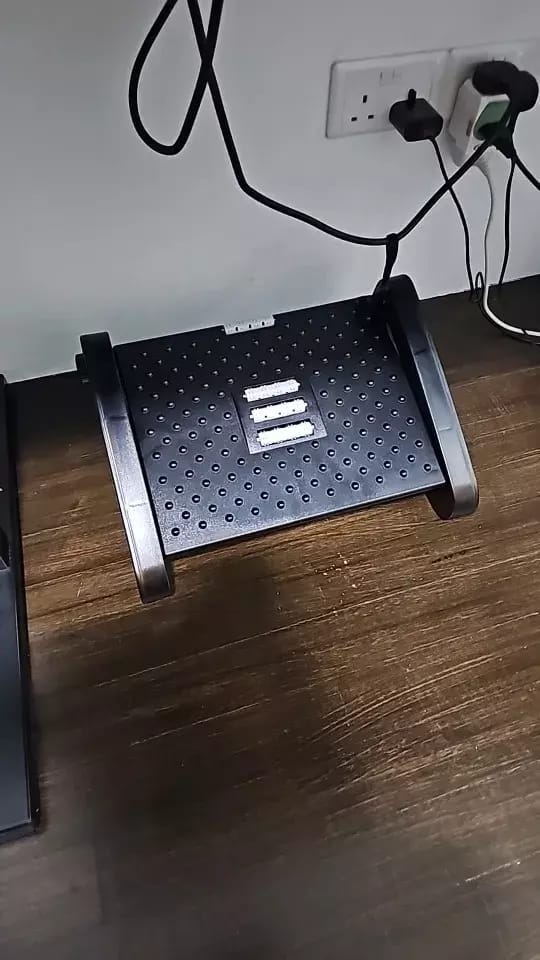 Customer photo review of Spinely® FootRest
