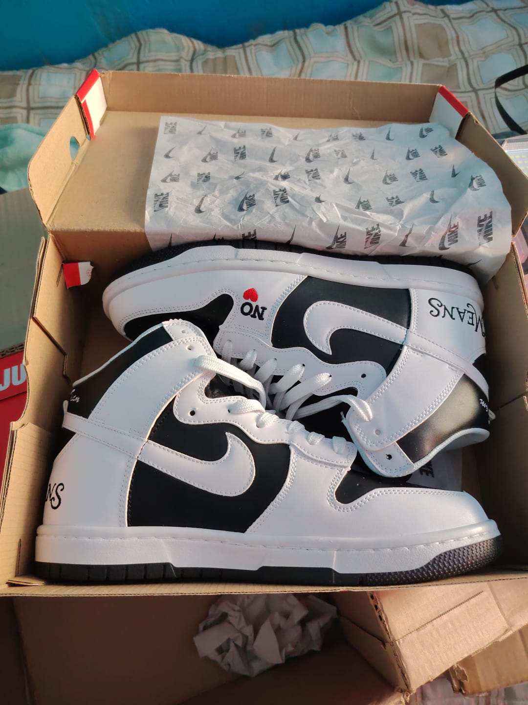 Customer photo review of Tenis Dunk Bota Supreme By Any Means Black