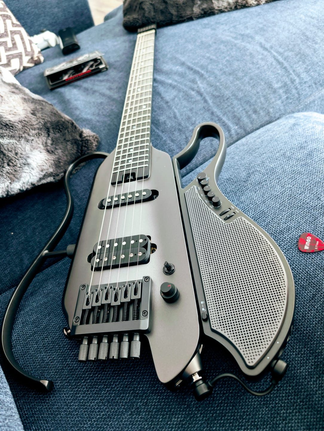 Customer photo review of Donner HUSH X Live Guitar