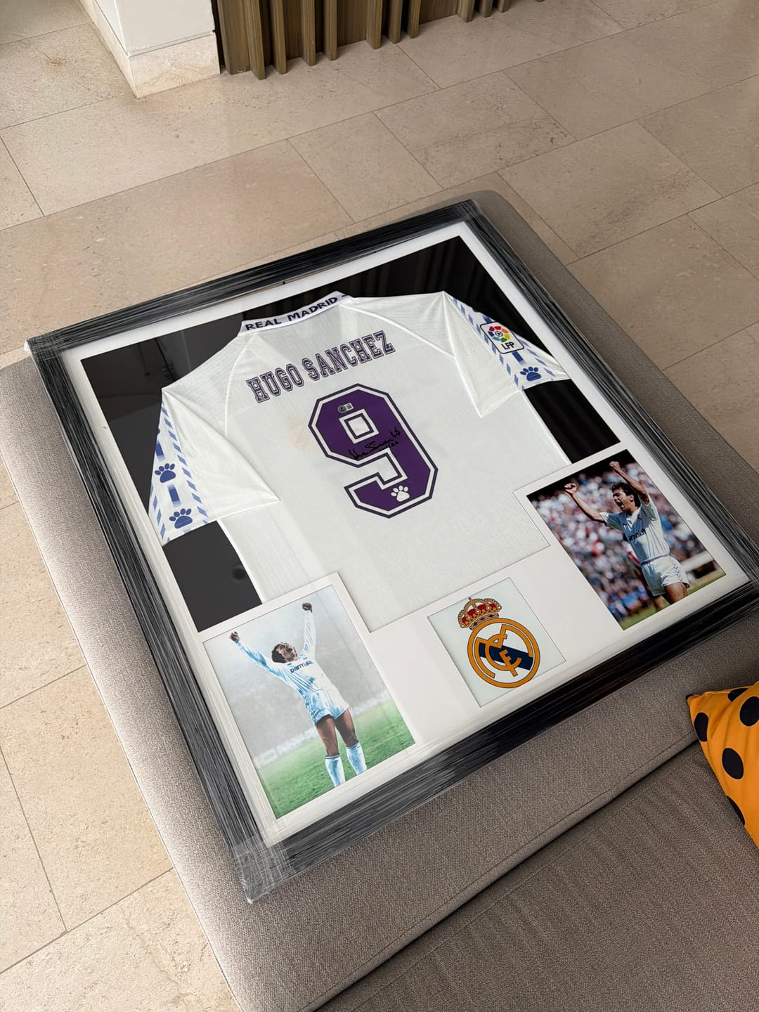 Customer photo review of Hugo Sánchez - Jersey Firmado Real Madrid