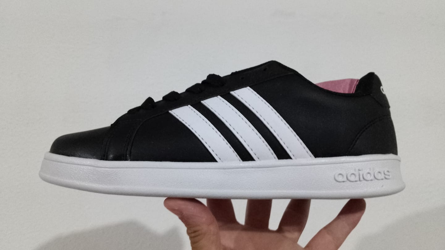 Customer photo review of Tenis Neo Grand Court Negro Blanco