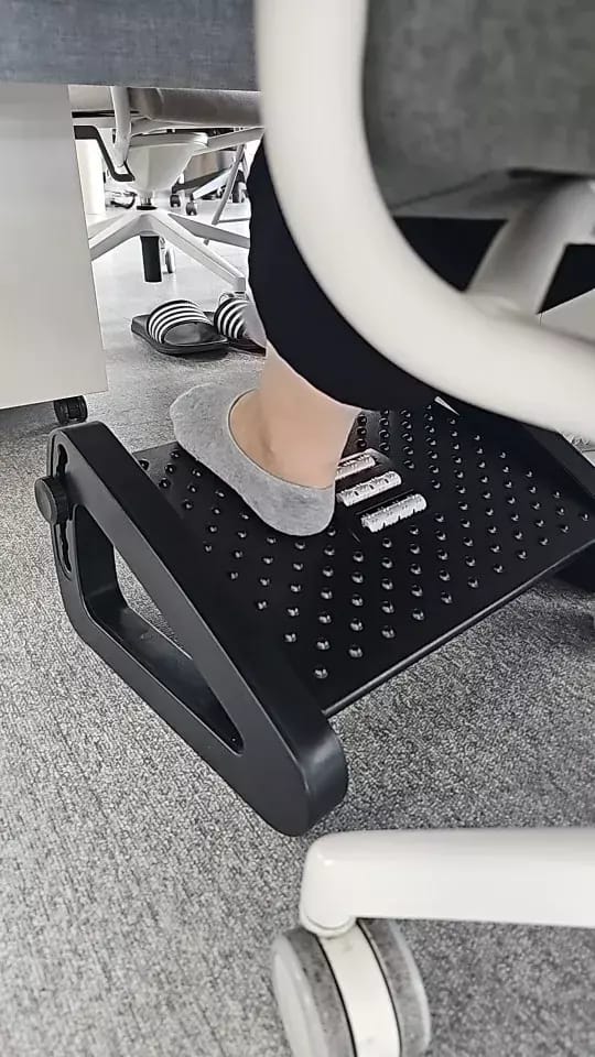 Customer photo review of Spinely® FootRest