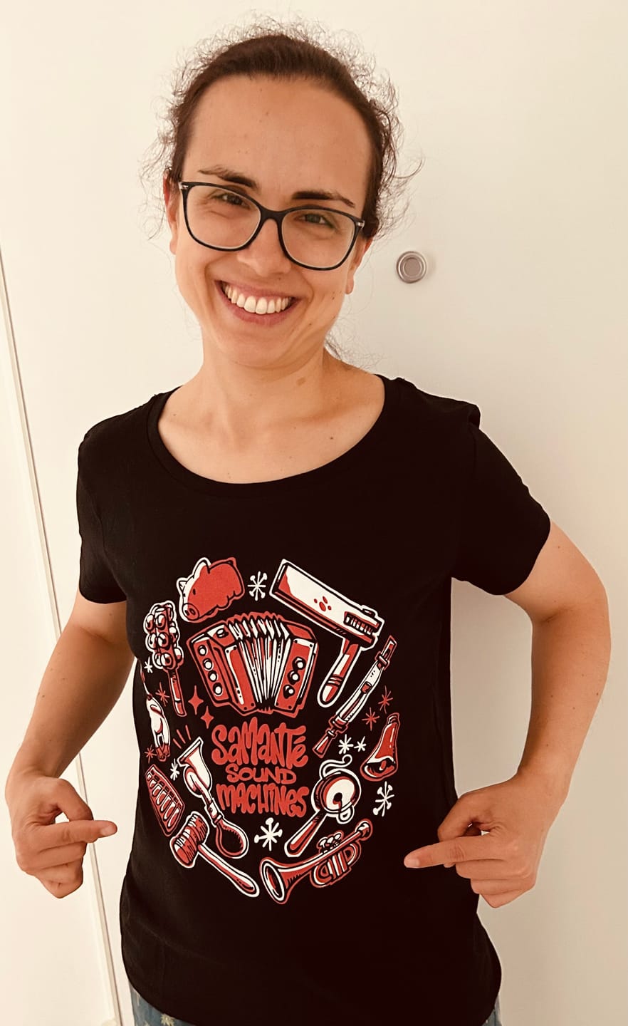 Customer photo review of Camiseta "Samanté Sound Machines"