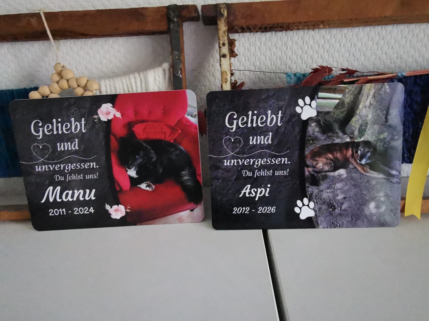Customer photo review of Hunde Gedenktafel mit Foto & Spruch (UV- & Wetterfest)