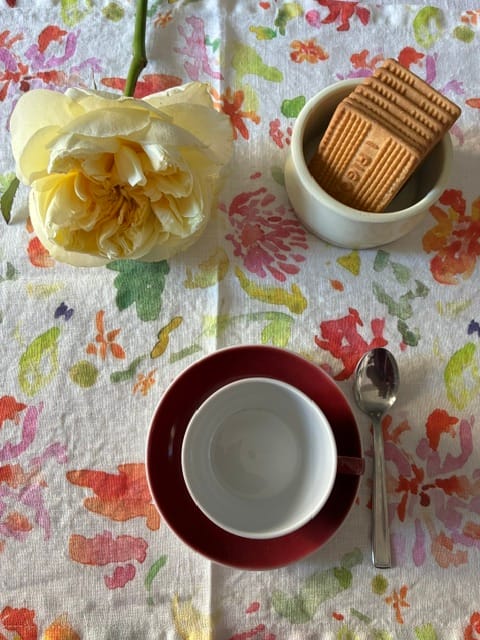Customer photo review of LIMITED EDITION Wildflower Flow Linen Table Runner
