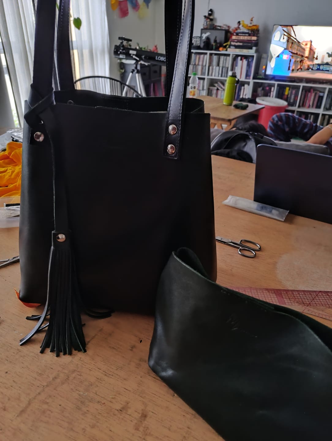 Customer photo review of Bolso Tote Cuero Praga Plus+ Pull Verde Doble Vista + 💄Cosmetiquera 👝 Gratis!!