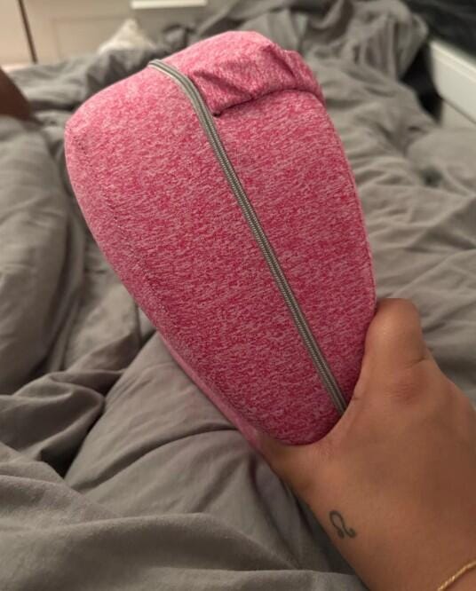 Customer photo review of Spinely® OrthoKnee Pillow