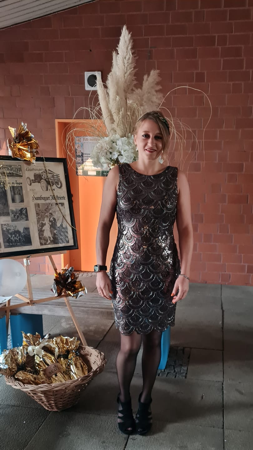 Customer photo review of "Luminous Elegance" wunderschönes Kleid - braun