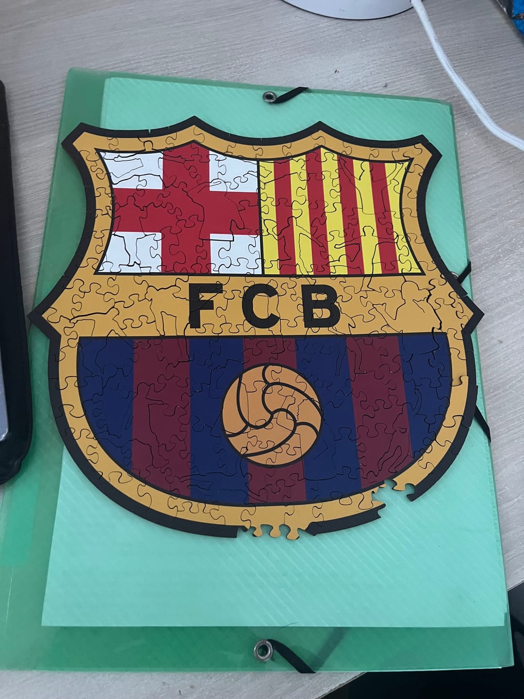 Customer photo review of Logo FC Barcelona® - Puzzle en Bois