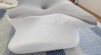 Customer photo review of Spinely® NeckAlign Pillow