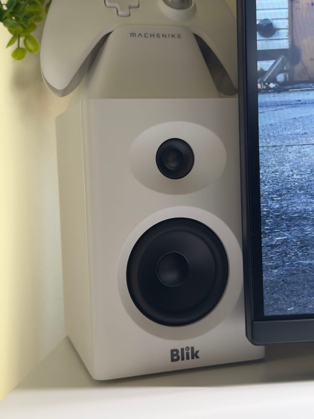 Customer photo review of Par Parlantes Hi-Fi Bluetooth Blik Bookshelf Lite 30W RMS Blanco