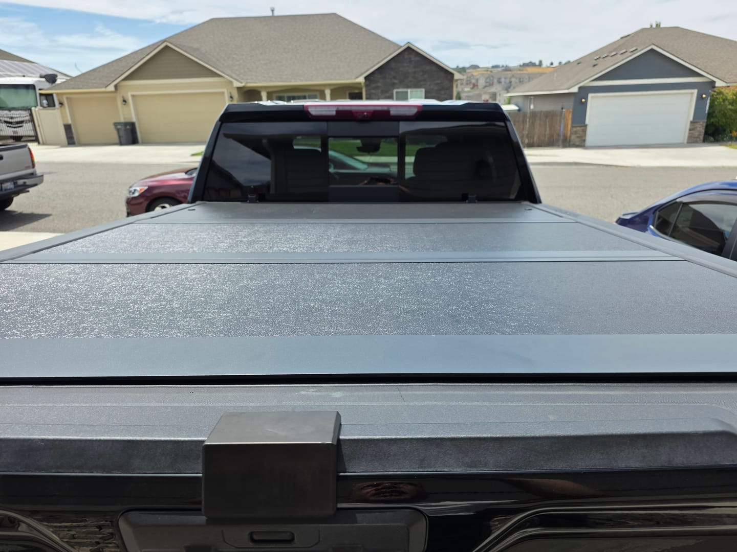 Customer photo review of Rough Country 47120650B Hard Low Profile Bed Cover | 6'7" Bed | Chevy/GMC Sierra 1500 (19-26)/Silverado 1500 (19-26)