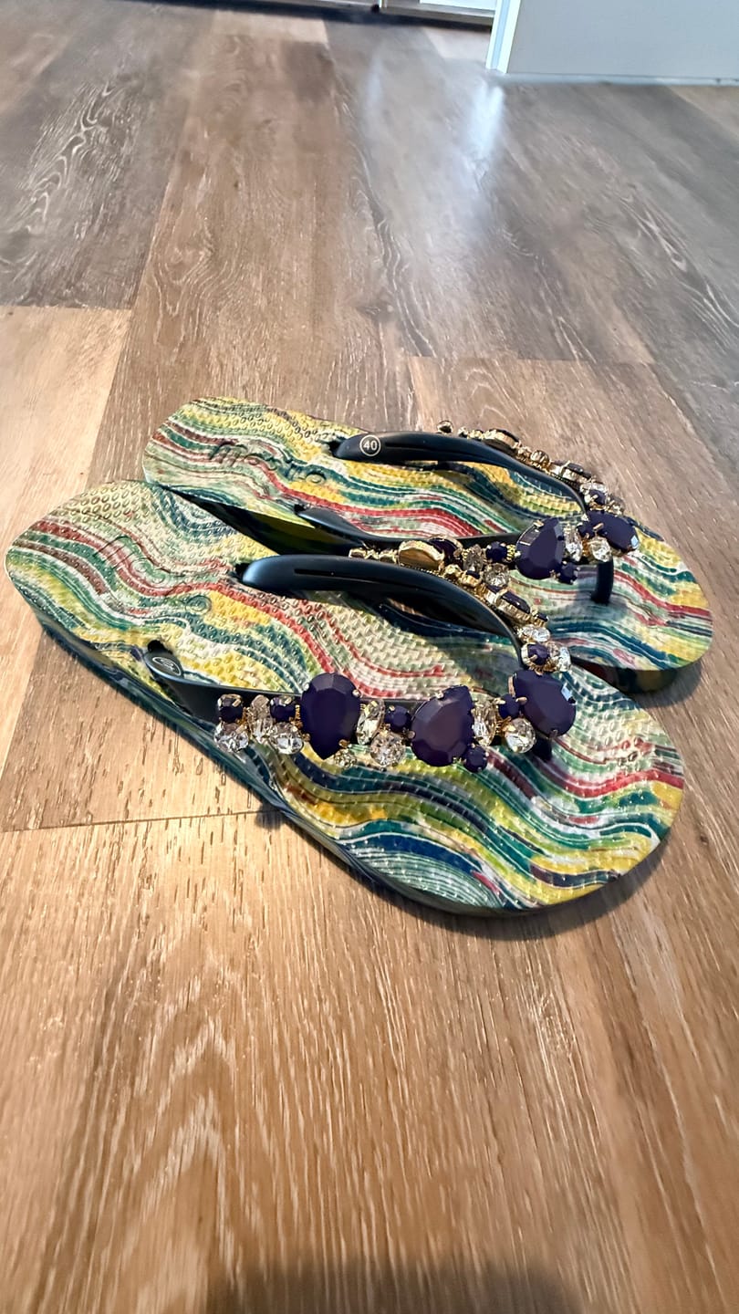Customer photo review of Flip-Flop / Katja - Rainbow / B Ware - Druck kann sich lösen / Schuh wird in einer tollen Laptop Tasche versendet