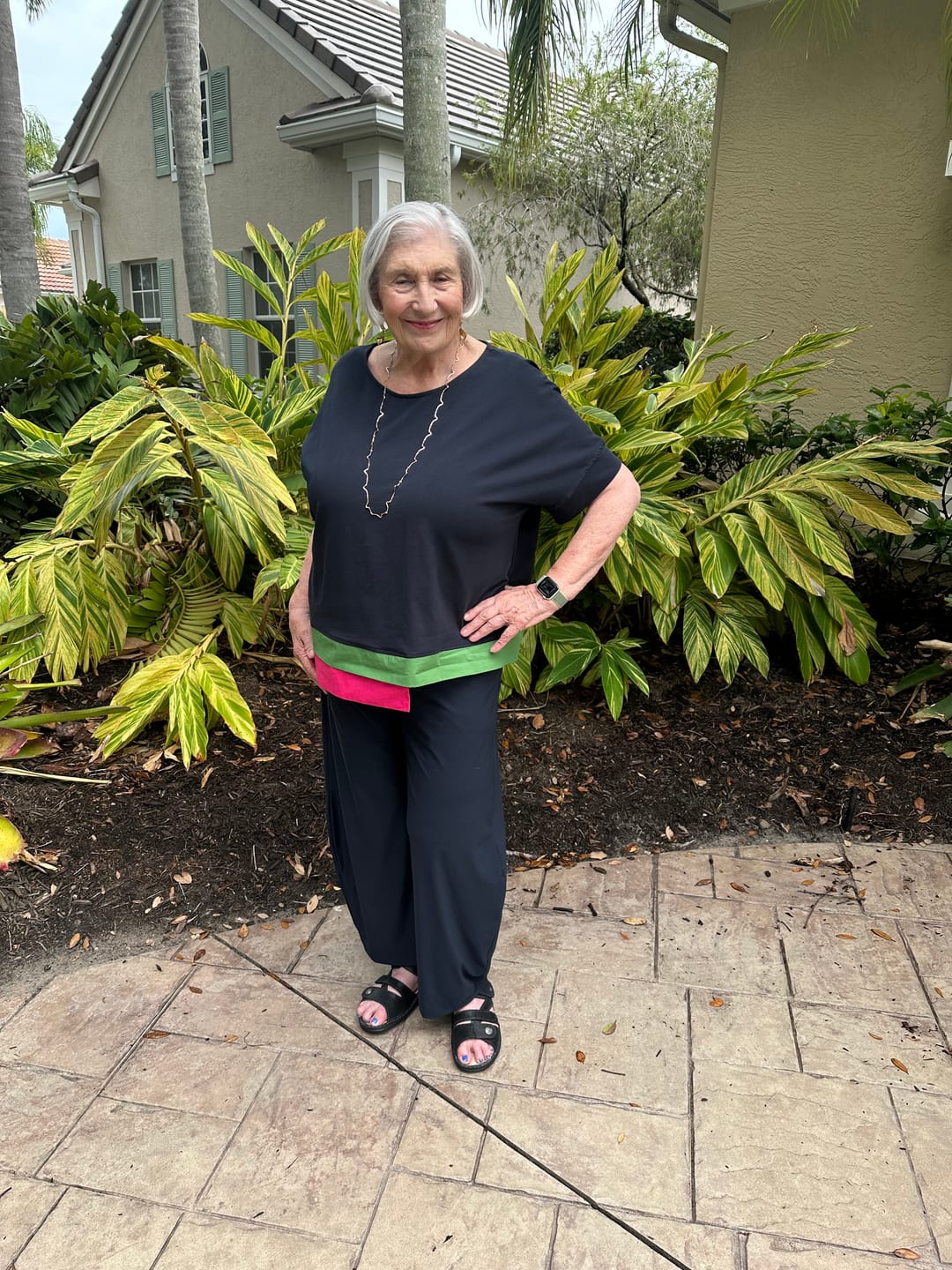 Customer photo review of Essential Tekbika Flow Pants, Midnight