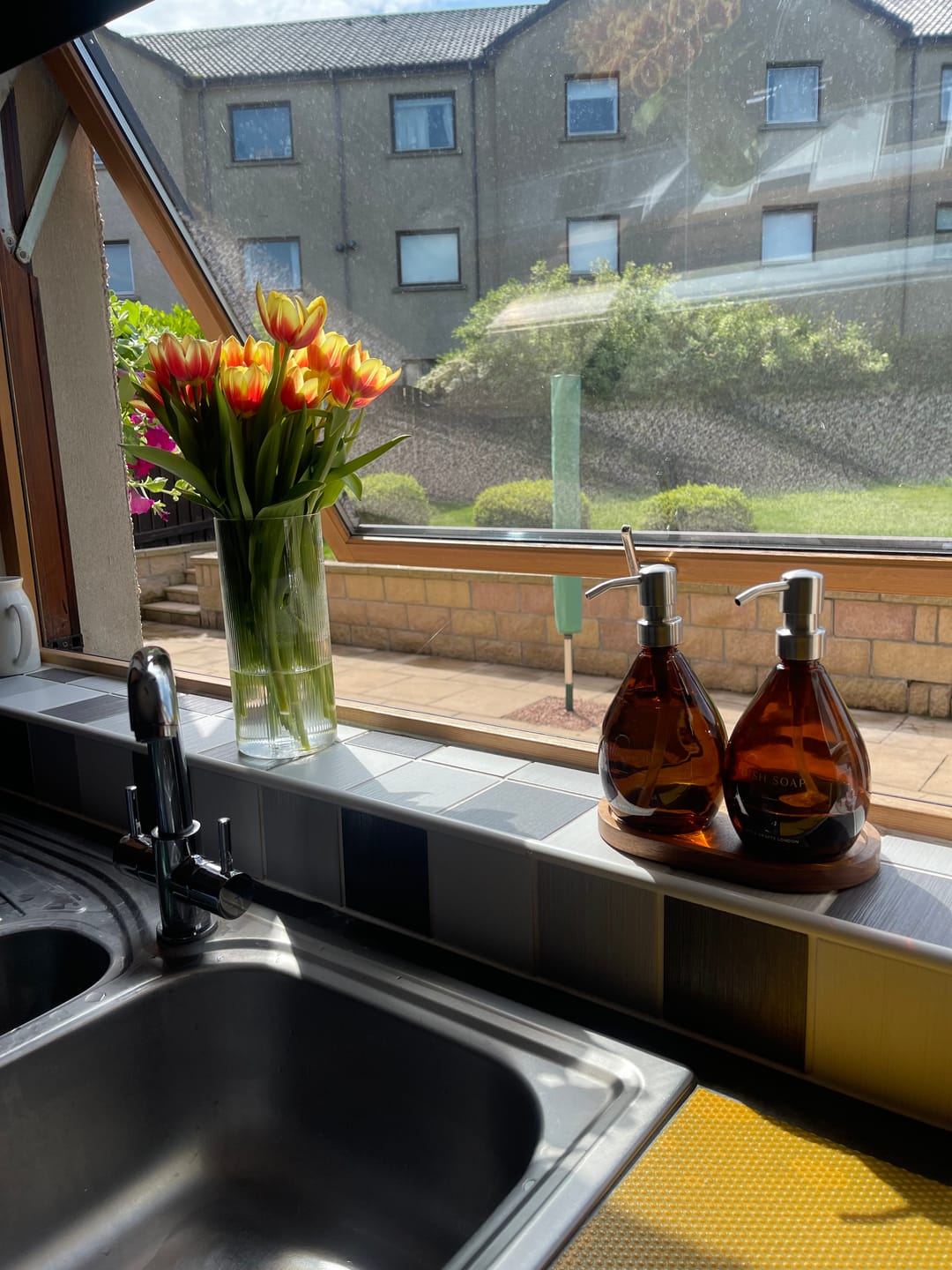 Customer photo review of Sculpted Amber Glass Bottles 500ml Hand Wash & Dish Soap with Oval Tray
